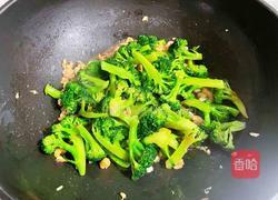 干贝虾米炒西兰花的做法图解11