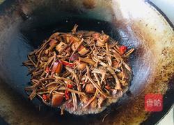红烧肉焖菜树菇的做法图解9