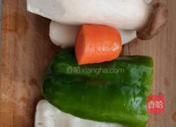 杏鲍菇笋片的做法图解1