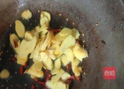 蒜苔炒油炸肉的做法图解3