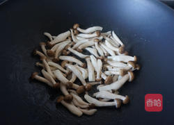 蟹味菇炒鸡蛋的做法图解4