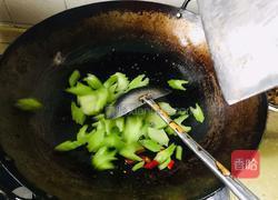 木耳西芹炒过油肉的做法图解8