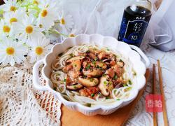 香菇鸡丁米线的做法图解15