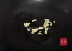 香菇炒荷兰豆的做法图解1