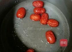 红枣木瓜牛奶汤的做法图解2