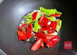 辣椒炒豆泡的做法图解5