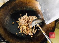 香菇炸酱面的做法图解4