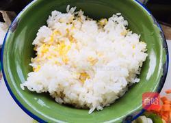 酱油炒饭的做法图解1