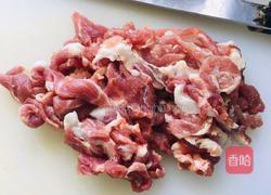 青笋过油肉的做法图解1