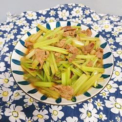 芹菜炒肉的做法[图]