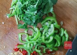 芫荽拌牛肉的做法图解3