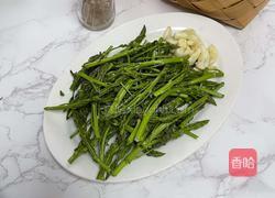 清炒芦笋尖的做法图解1