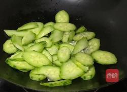 肉丸子片炒黄瓜的做法图解3