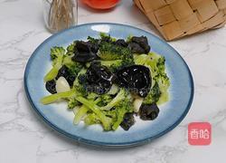 黑木耳炒西兰花的做法图解10
