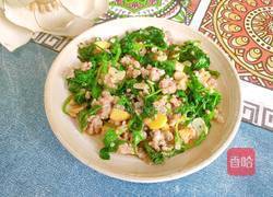 肉末芹菜叶的做法图解1