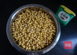 酱香黄豆 的做法图解1