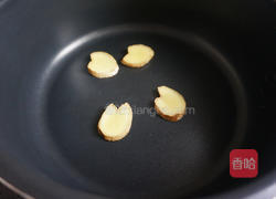 木耳炖肉 的做法图解2