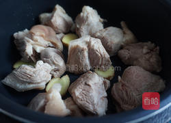 木耳炖肉 的做法图解3