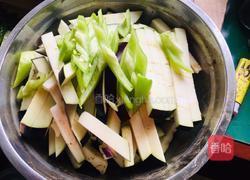 蒜香茄子的做法图解1