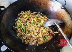 黄豆芽炒过油肉的做法图解9