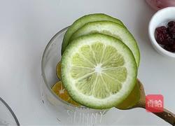 蔓越莓青柠气泡水的做法图解3