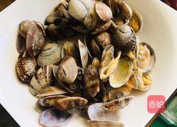 双椒花蛤的做法图解1