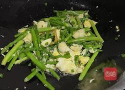鸡蛋炒芦笋尖的做法图解7
