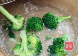 鸡胸肉彩蔬沙拉的做法图解4