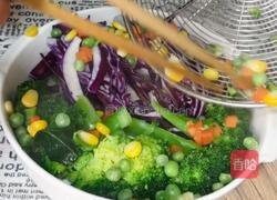 鸡胸肉彩蔬沙拉的做法图解6