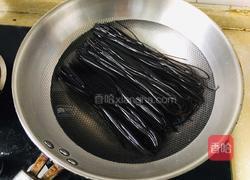 凉拌蕨根粉的做法图解1