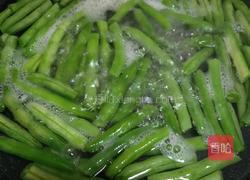 酱炒红椒长豆的做法图解2