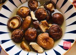 香菇牛肉酱的做法图解2