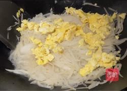 鸡蛋炒白萝卜丝的做法图解7