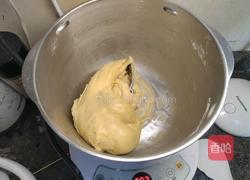 自制风味液种椰蓉排包的做法图解4