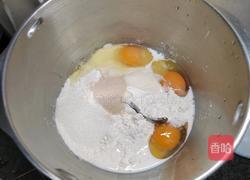 自制风味液种椰蓉排包的做法图解3