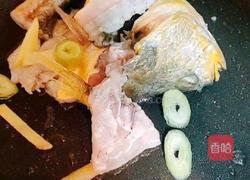 黄鱼煨面的做法图解4