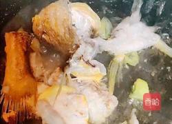 黄鱼煨面的做法图解5