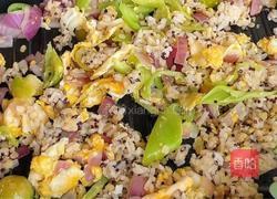 青椒炒谷物米饭的做法图解8