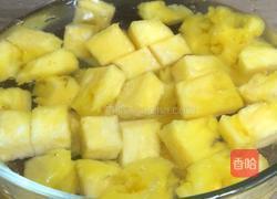 菠萝咕噜肉的做法图解1