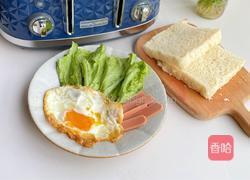鸡蛋三明治的做法图解1