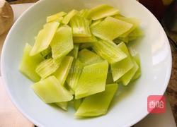 莴笋炒鸡蛋的做法图解1