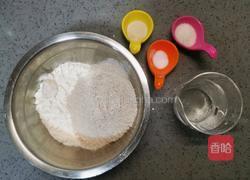 黑全麦荷叶饼的做法图解1