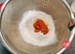 南瓜黑芝麻卷的做法图解3