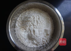 椰香可可酱油冰淇淋球的做法图解2