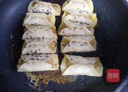 西葫鲜肉锅贴的做法图解19