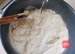 韭菜鸡蛋木耳蒸饺的做法图解2