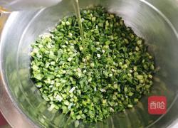 韭菜鸡蛋木耳蒸饺的做法图解7