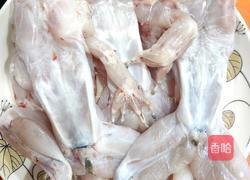 爆炒牛蛙的做法图解1