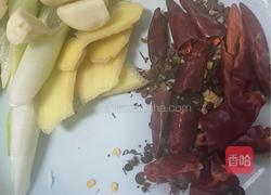 麻辣炒虾尾的做法图解5