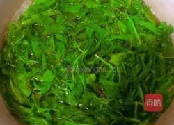 马兰头枸杞拌木耳的做法图解2